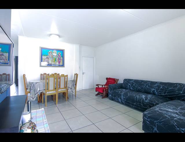 3 BEDROOM APARTMENT RENTED IN BRYANSTON